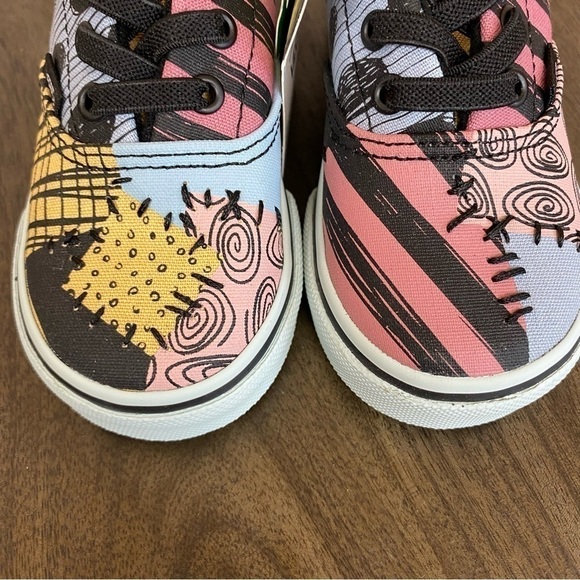 Vans Era Elastic Lace Nightmare Before Christmas Sally Sneaker Size 5.5 Toddler - Picture 3 of 12